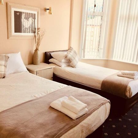 Trevelyan Hotel Илфорд Екстериор снимка