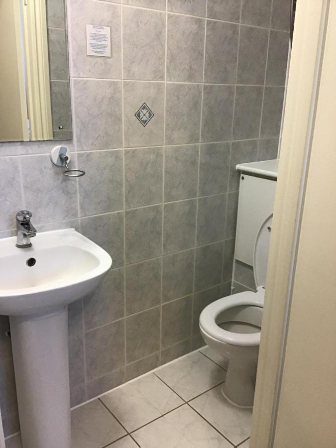 Trevelyan Hotel Илфорд Екстериор снимка