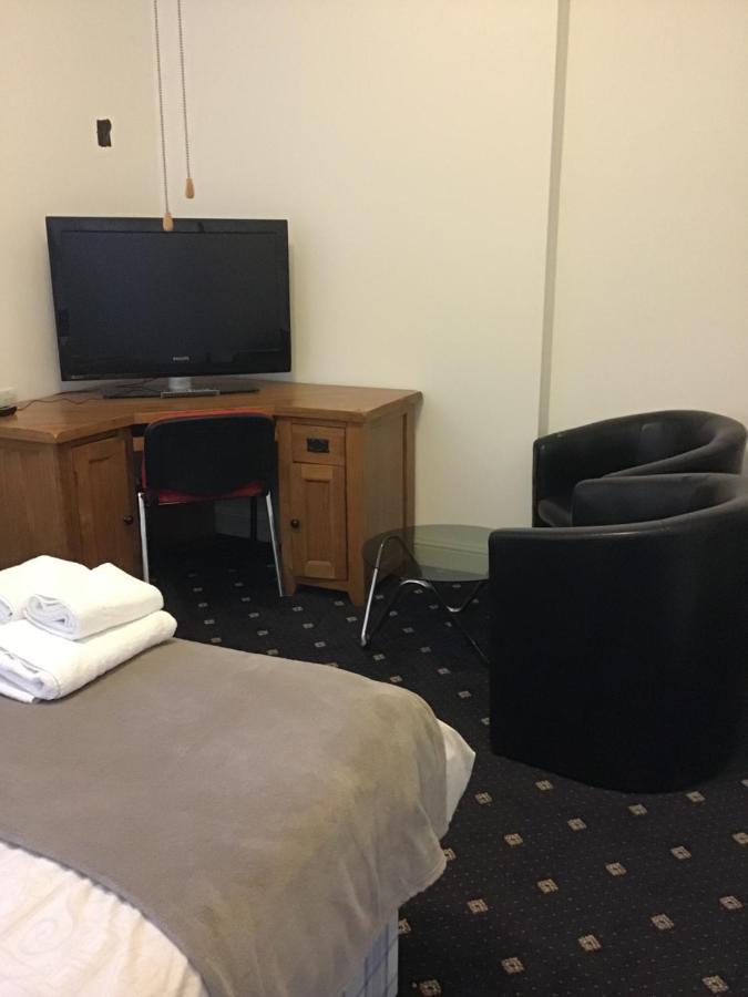 Trevelyan Hotel Илфорд Екстериор снимка