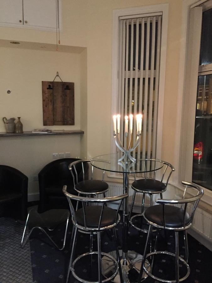 Trevelyan Hotel Илфорд Екстериор снимка