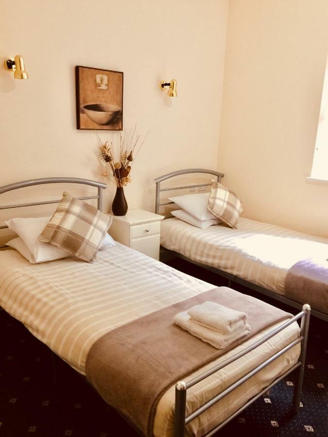 Trevelyan Hotel Илфорд Екстериор снимка