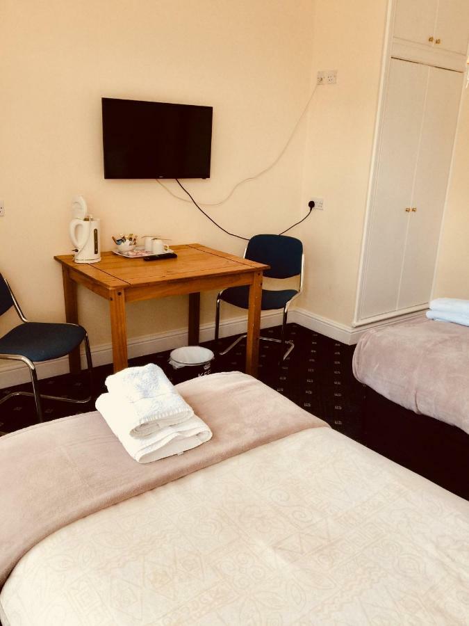 Trevelyan Hotel Илфорд Екстериор снимка